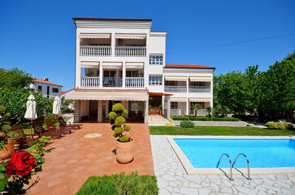 Apartments Sinisa Malinska Extérieur photo