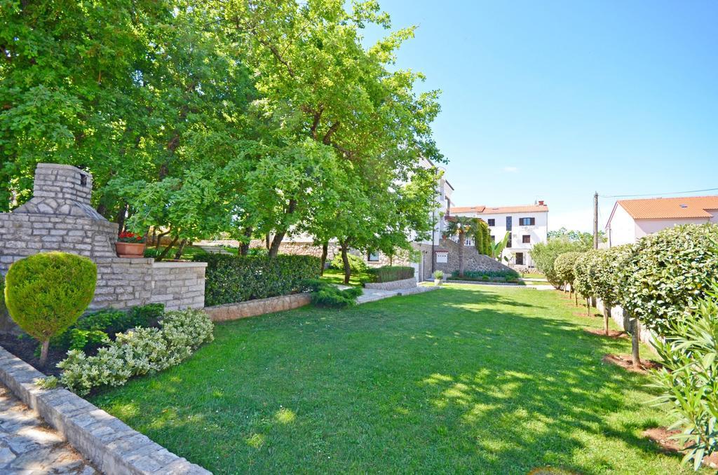 Apartments Sinisa Malinska Extérieur photo