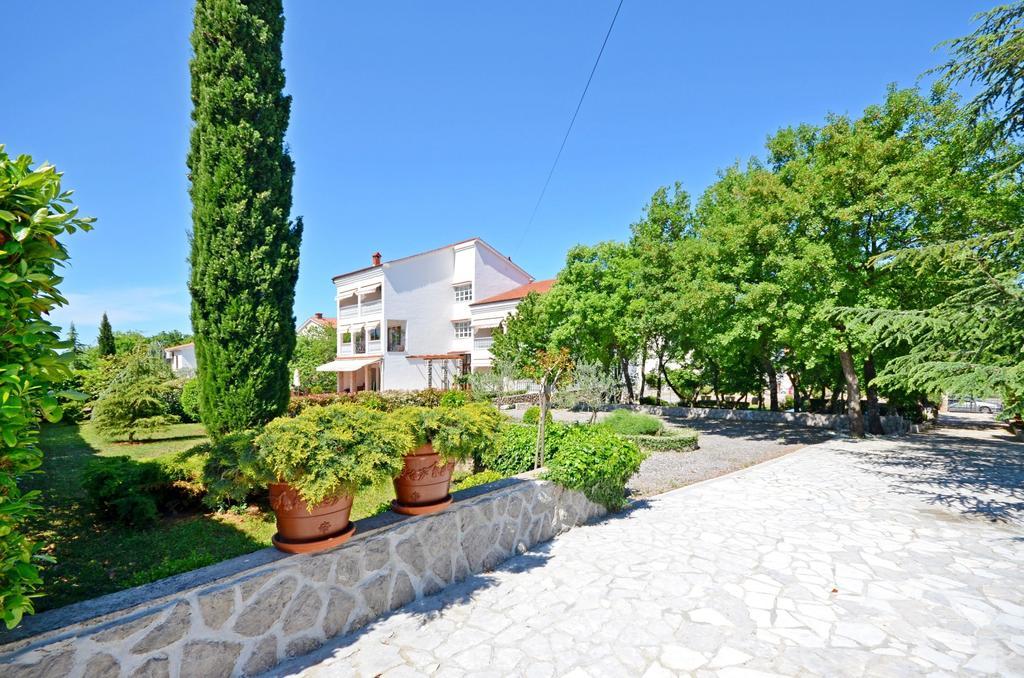 Apartments Sinisa Malinska Extérieur photo